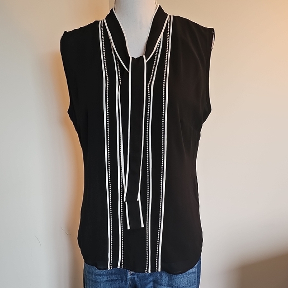 White House Black Market Black Top with White Accents - Picture 3 of 9